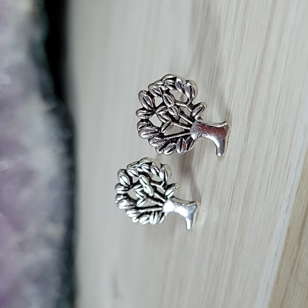 Tree of Life Stud Earrings - Picture 5 of 6